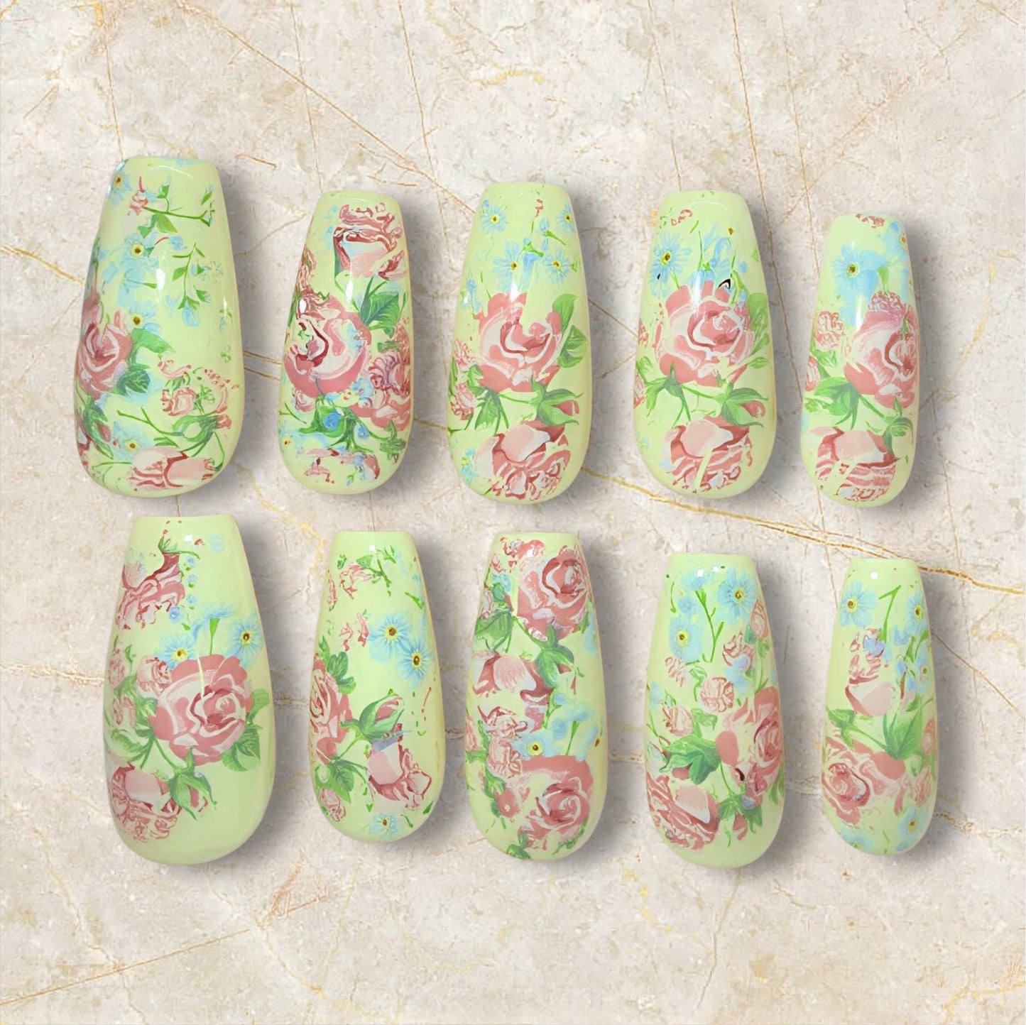 Yellow Rose Garden (med coffin)