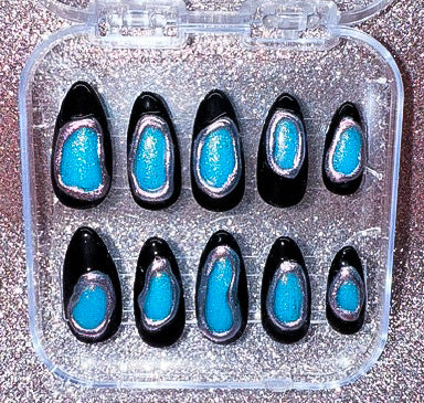 Black and Blue Pool (med almond)